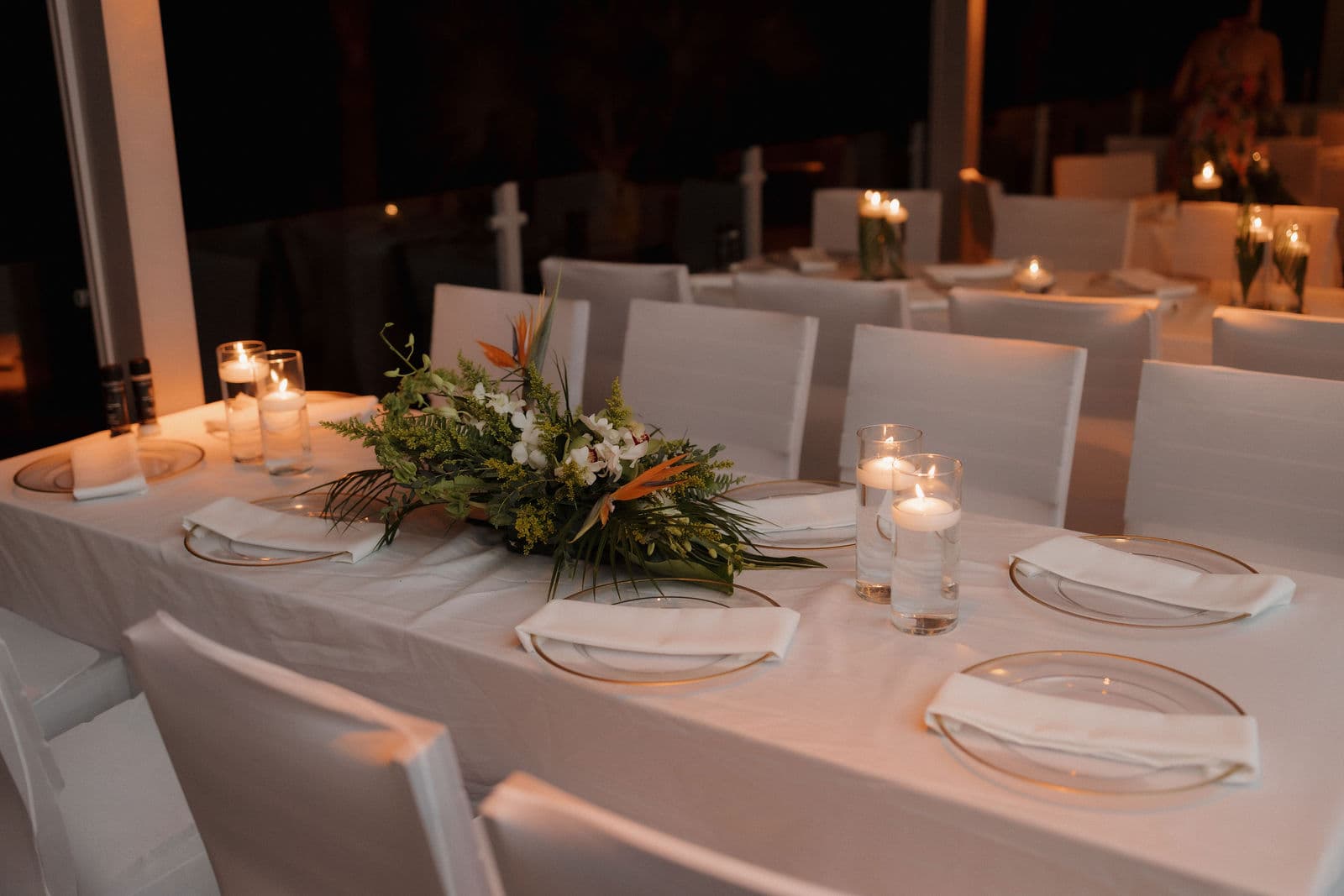Elegant wedding table setting